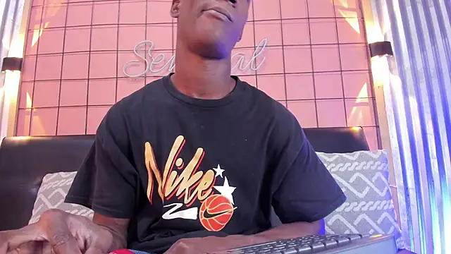 Snapshot of martin_killer chatting on 03.07.25 martin killer online show from 03.07.25