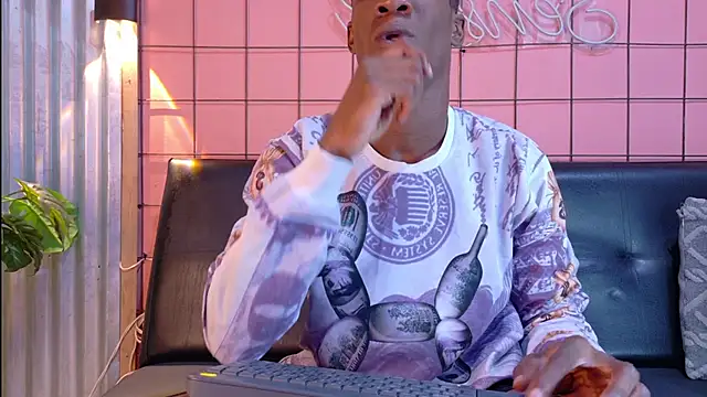 Snapshot of martin_killer chatting on 09.10.25 martin killer online show from 09.10.25