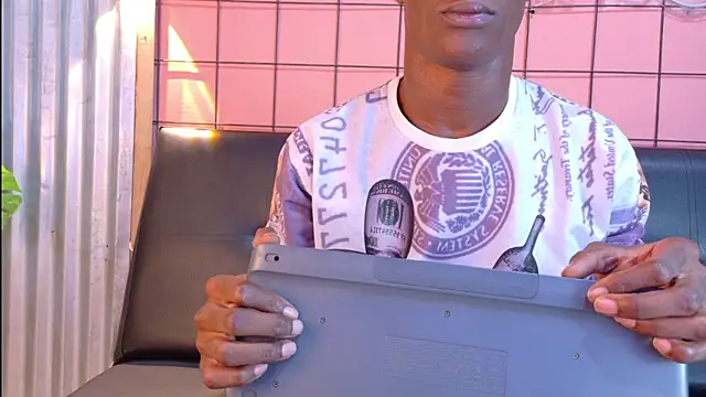 Snapshot of martin_killer chatting on 09.19.25 martin killer online show from 09.19.25