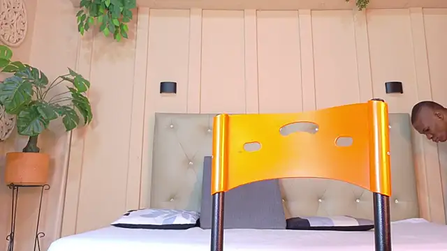 Snapshot of martin_killer chatting on 10.13.25 martin killer online show from 10.13.25