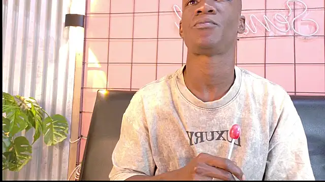 Snapshot of martin_killer chatting on 10.17.25 martin killer online show from 10.17.25