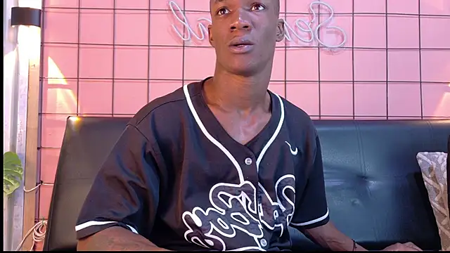 Snapshot of martin_killer chatting on 10.22.25 martin killer online show from 10.22.25