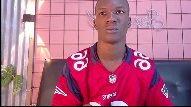 Snapshot of martin_killer chatting on 10.28.25 martin killer online show from 10.28.25