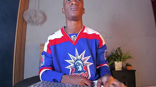 Snapshot of martin_killer chatting on 11.15.25 martin killer online show from 11.15.25