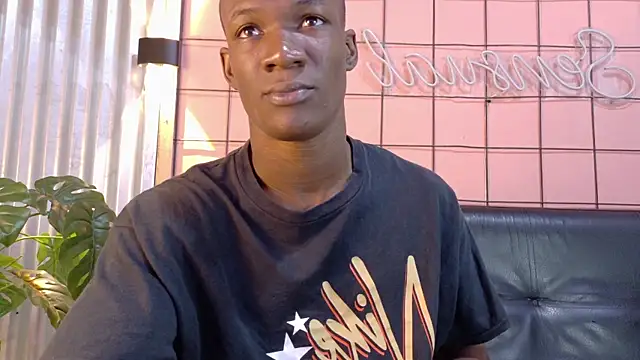 Snapshot of martin_killer chatting on 11.19.25 martin killer online show from 11.19.25