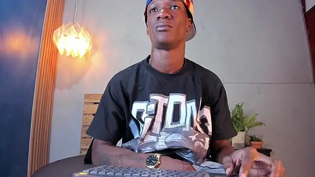 Snapshot of martin_killer chatting on 11.22.25 martin killer online show from 11.22.25