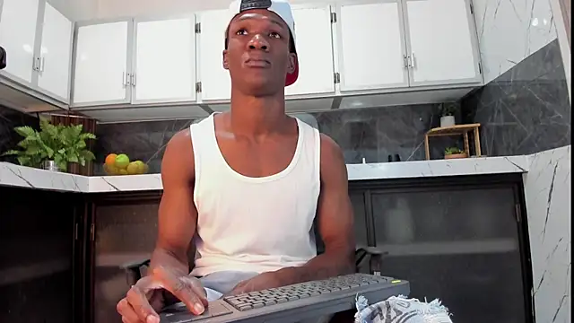 Snapshot of martin_killer chatting on 11.29.25 martin killer online show from 11.29.25