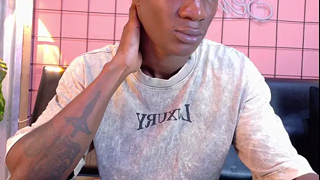 Snapshot of martin_killer chatting on 12.16.25 martin killer online show from 12.16.25