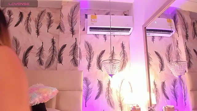 Snapshot of Vivi_prinncess chatting on 10.23.25 Vivi prinncess online show from 10.23.25