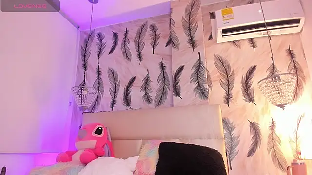 Snapshot of Vivi_prinncess chatting on 11.17.25 Vivi prinncess online show from 11.17.25