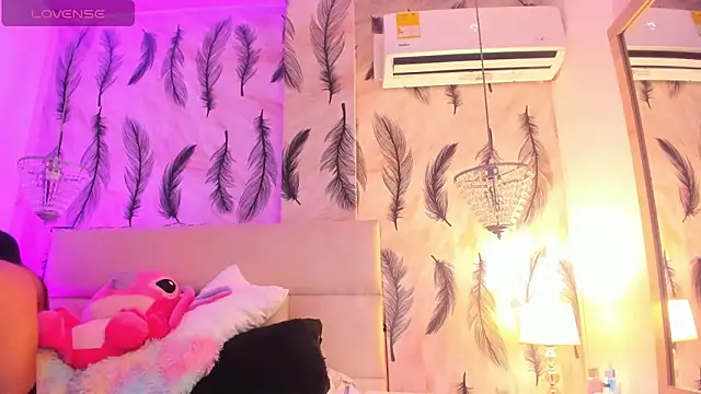 Snapshot of Vivi_prinncess chatting on 12.04.25 Vivi prinncess online show from 12.04.25