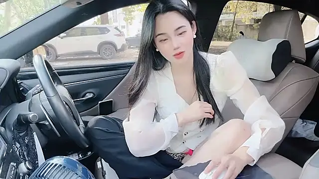 Snapshot of orla2021 chatting on 12.31.24 orla2021 online show from 12.31.24