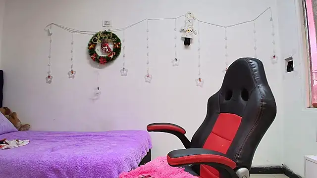 lili phill online show from 12.25.24