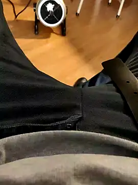 Snapshot of papiculo86 chatting on 12.22.24 papiculo86 online show from 12.22.24