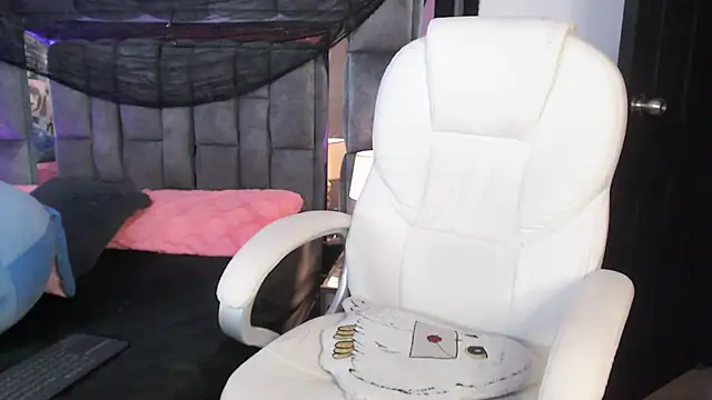 Christaly  online show from 10.24.25