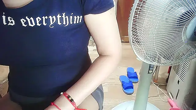 Snapshot of cindy01113520 chatting on 12.01.25 cindy01113520 online show from 12.01.25