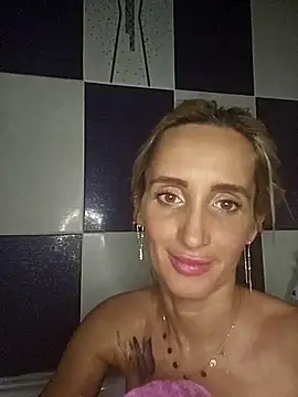 Snapshot of IsabelleEthan chatting on 03.04.25 IsabelleEthan online show from 03.04.25