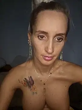 Snapshot of IsabelleEthan chatting on 03.12.25 IsabelleEthan online show from 03.12.25