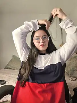 Snapshot of dannaparker chatting on 10.31.25 dannaparker online show from 10.31.25