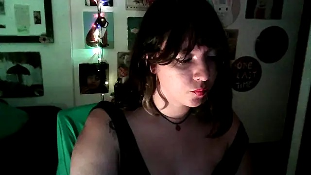 soynanabela28 online show from 03.22.25