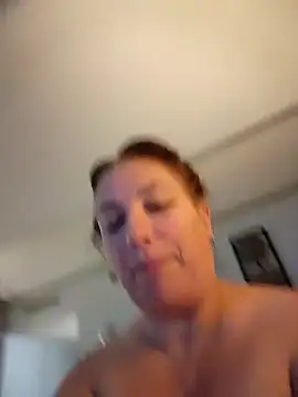 Canadian BBW online show from 12.17.24