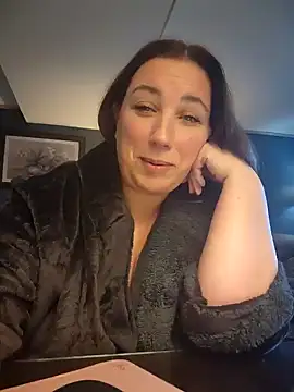 Canadian BBW online show from 01.12.25
