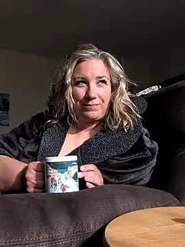Snapshot of Canadian_BBW chatting on 06.04.26 Canadian BBW online show from 06.04.26