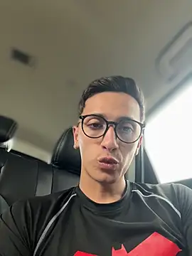 Snapshot of Thiago_jones chatting on 11.20.25 Thiago jones online show from 11.20.25