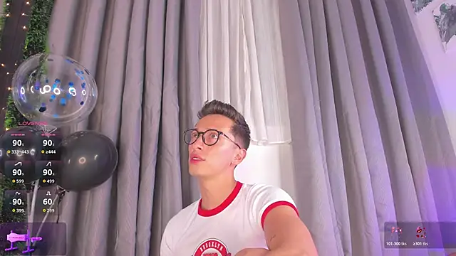 Snapshot of Thiago_jones chatting on 12.02.25 Thiago jones online show from 12.02.25