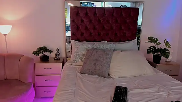 pamela reyes  online show from 02.24.25