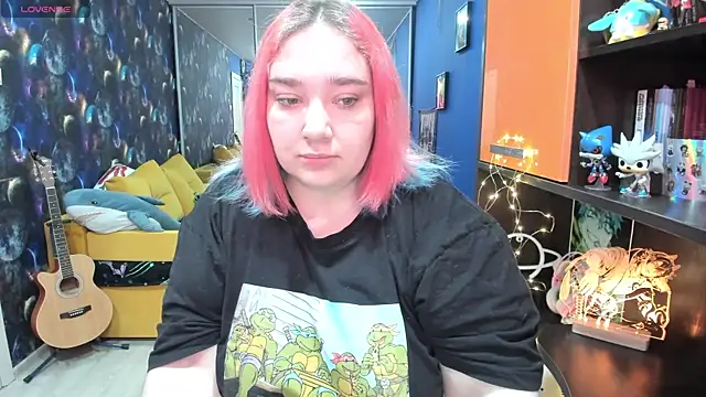 Softie Sofy online show from 03.20.25