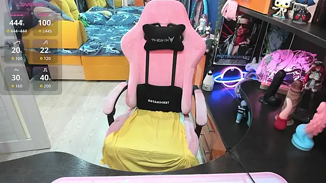 Softie Sofy online show from 10.24.25