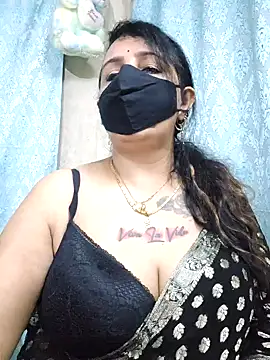 Snapshot of cute-tanvi chatting on 11.07.25 cute-tanvi online show from 11.07.25