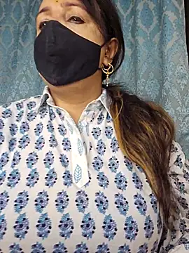 Snapshot of cute-tanvi chatting on 12.04.25 cute-tanvi online show from 12.04.25