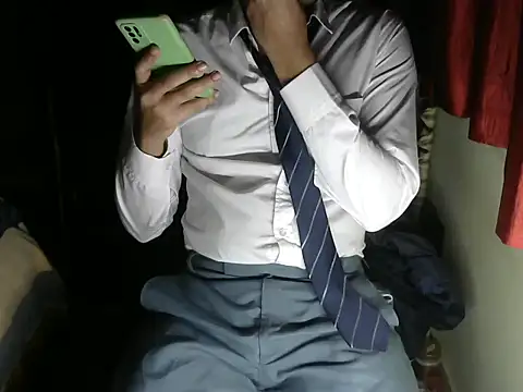 aloneboy1996 online show from 01.05.26