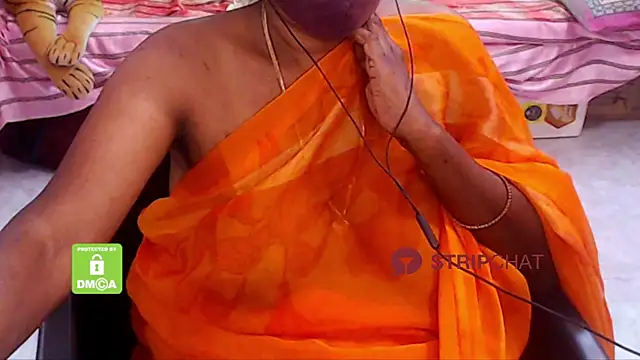 Snapshot of Novapol chatting on 12.15.24 Novapol online show from 12.15.24