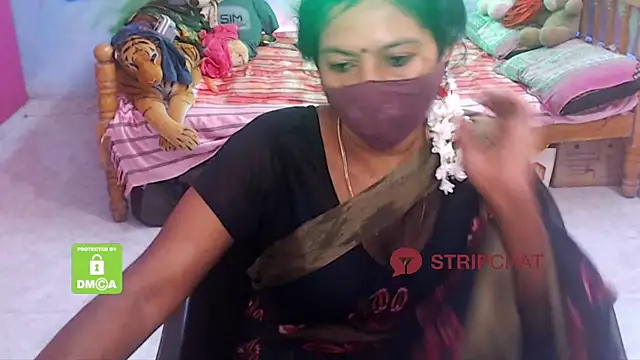 Snapshot of Novapol chatting on 12.21.24 Novapol online show from 12.21.24