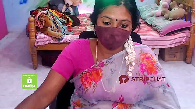 Snapshot of Novapol chatting on 12.28.24 Novapol online show from 12.28.24