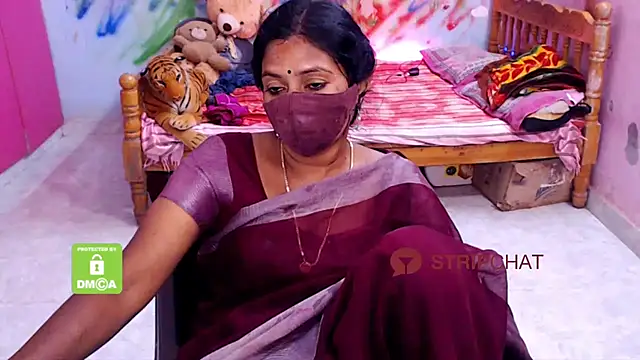 Snapshot of Novapol chatting on 01.24.25 Novapol online show from 01.24.25