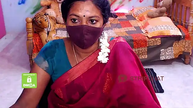 Snapshot of Novapol chatting on 02.14.25 Novapol online show from 02.14.25