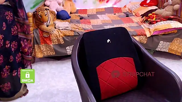 Snapshot of Novapol chatting on 03.15.25 Novapol online show from 03.15.25