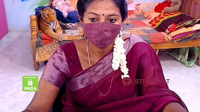 Snapshot of Novapol chatting on 03.16.25 Novapol online show from 03.16.25