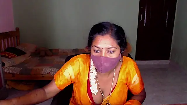 Snapshot of Novapol chatting on 03.19.26 Novapol online show from 03.19.26