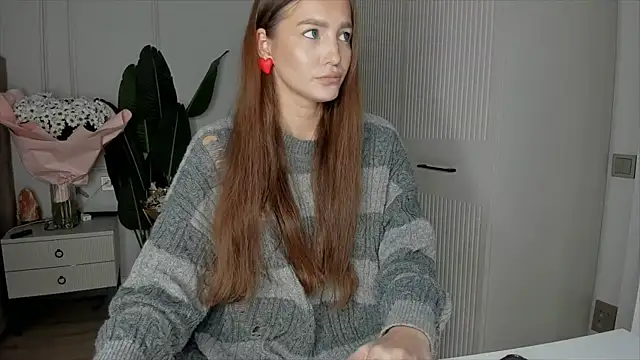 Snapshot of xx_leila chatting on 11.14.25 xx leila online show from 11.14.25