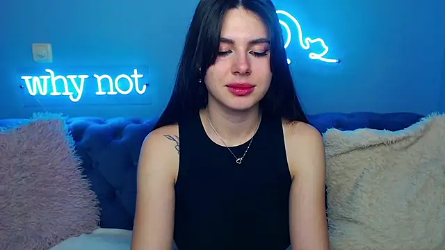 ViollinaLove online show from 02.14.25