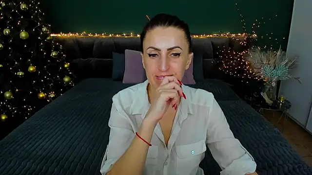 Snapshot of Rebecca_Diamond chatting on 01.20.25 Rebecca Diamond online show from 01.20.25
