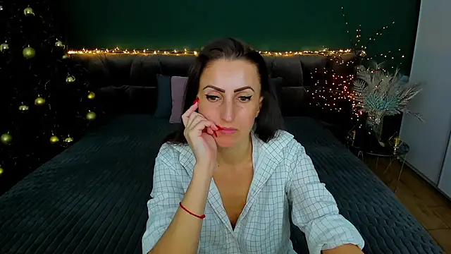 Snapshot of Rebecca_Diamond chatting on 01.21.25 Rebecca Diamond online show from 01.21.25