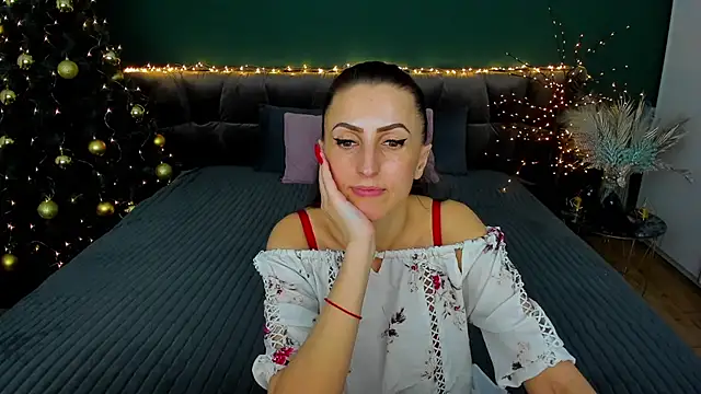 Snapshot of Rebecca_Diamond chatting on 01.22.25 Rebecca Diamond online show from 01.22.25