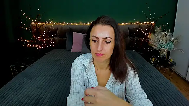 Snapshot of Rebecca_Diamond chatting on 01.23.25 Rebecca Diamond online show from 01.23.25