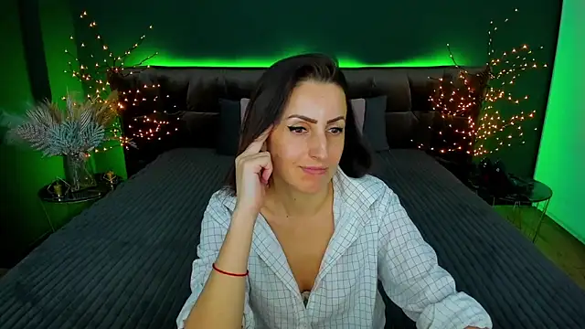 Snapshot of Rebecca_Diamond chatting on 01.27.25 Rebecca Diamond online show from 01.27.25